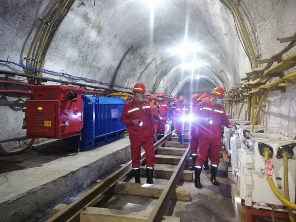 陜煤建設(shè)礦建二公司開展“現(xiàn)場說法”式對標(biāo)活動(dòng)