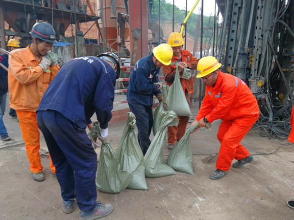 陜煤建設(shè)礦建三公司崔木項目部：不懼風雨，聞“汛”而動