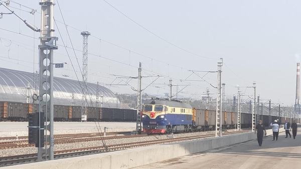 陜煤建設(shè)韓城分公司燕家塔煤炭物資集運公司煤臺及鐵路專用線環(huán)保擴能改造項目正式開通運營