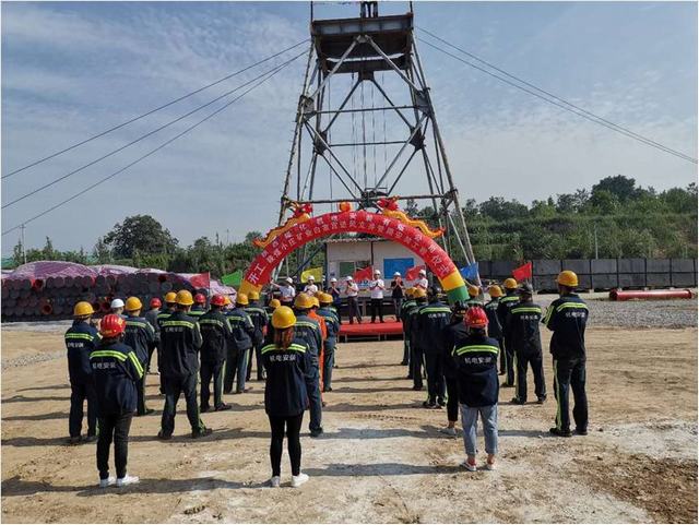 陜煤建設(shè)機電安裝公司：彬長小莊礦白家宮進風(fēng)立井管路安裝工程正式開工