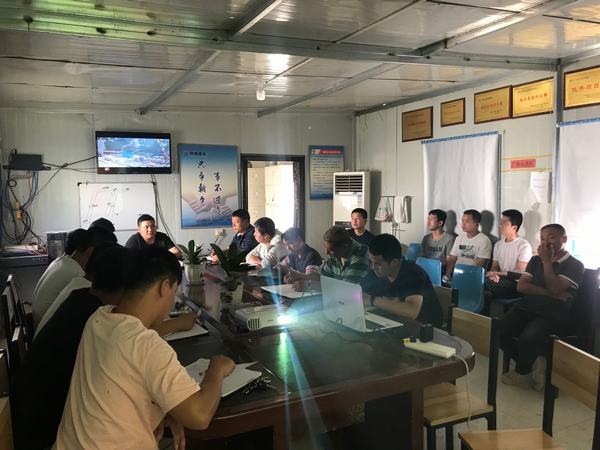 陜煤建設(shè)礦建二公司車村項(xiàng)目部舉行二期開工誓師活動(dòng)