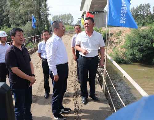 榆林市委副書記、市長(zhǎng)李春臨深入陜煤建設(shè)路橋分公司靖神鐵路項(xiàng)目調(diào)研指導(dǎo)