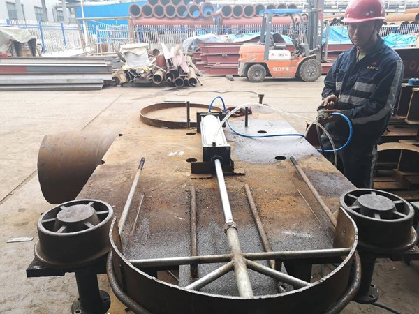 陜煤建設(shè)澄合分公司安裝三隊(duì)“超大號(hào)”管卡煒彎機(jī)新鮮出爐