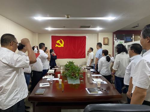 市場開發(fā)分公司開展 “銘記歷史、緬懷先烈、珍愛和平、開創(chuàng)未來” 主題黨日活動