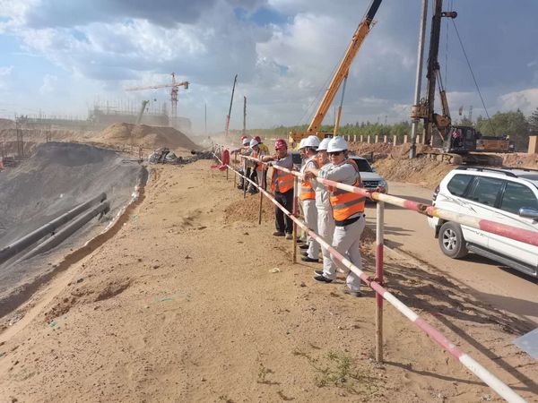 西北電力設(shè)計(jì)院有限公司黨委書記、董事長(zhǎng)胡明深入陜煤建設(shè)天工公司施工現(xiàn)場(chǎng)慰問指導(dǎo)工作