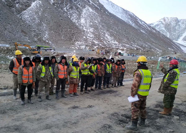 陜煤建設(shè)礦建三公司：開好班前會，彈好安全管理“前奏曲”