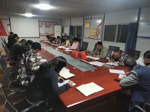 陜煤建設(shè)銅煤公司第一項(xiàng)目部開展“考一考”安全知識競賽答題推動(dòng)安全理念深入人心