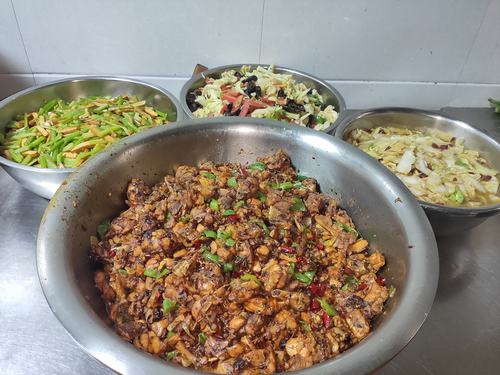 陜煤建設銅煤公司：高品質(zhì)飯菜讓職工食堂“火起來”