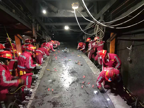 陜煤建設(shè)機(jī)電安裝公司硫化班組在實(shí)踐中落實(shí)學(xué)習(xí)成效