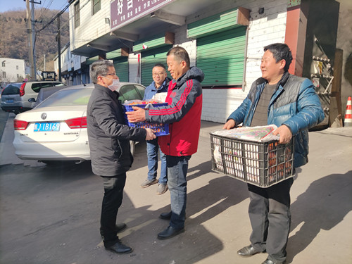 心系一線  情暖職工