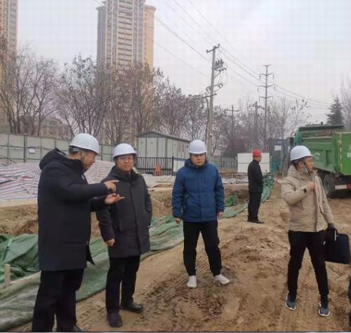 咸陽市住建局副局長馬懷素深入咸陽市城市停車場BOT項目檢查指導工作