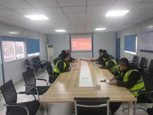 陜煤建設(shè)銅煤公司第二項(xiàng)目部宣貫學(xué)習(xí)《新安全生產(chǎn)法》筑牢安全生產(chǎn)防線