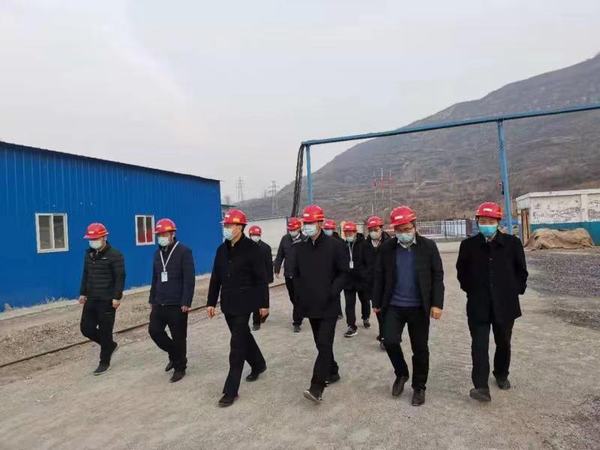 陜西省煤監(jiān)局領導蒞臨陜煤建設礦建二公司王峰項目部檢查指導工作