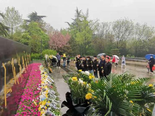 陜煤建設(shè)銅煤公司第二項目部黨支部開展“緬懷革命先烈、重溫革命歷史”主題黨日活動