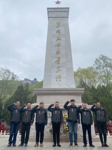 陜煤建設銅煤公司第十六項目部黨支部開展“解讀紅色記憶，汲取紅色力量，勇?lián)鷷r代使命”主題黨日活動