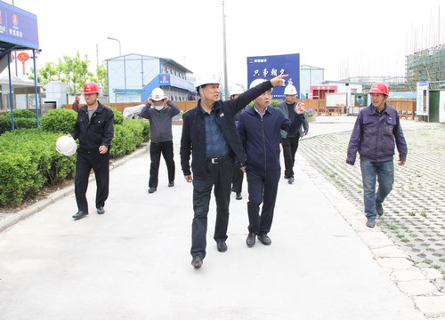 侯本英深入山水逸境小區(qū)、老城改造項(xiàng)目調(diào)研指導(dǎo)工作