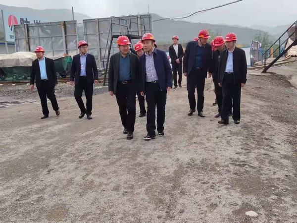 陜煤集團監(jiān)察室副主任吳均蒞臨陜煤建設(shè)礦建二公司王峰項目部檢查指導(dǎo)工作