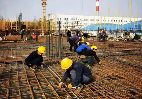 揮灑汗水，亮劍拼搏，以勞動(dòng)為五一添色彩