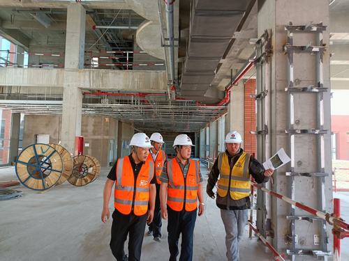 陜煤建設(shè)銅煤公司十六項(xiàng)目部創(chuàng)建綠色示范工程迎來省級建筑業(yè)協(xié)會驗(yàn)收