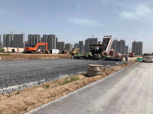 陜煤建設(shè)路橋分公司漢風(fēng)五路項(xiàng)目部攻堅克難搶工期