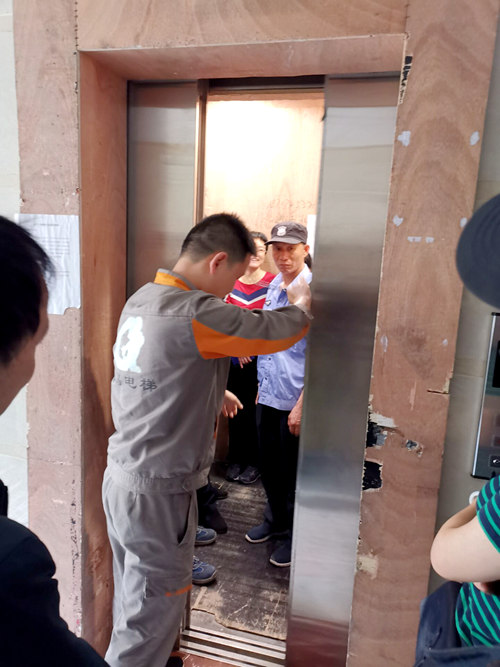 陜煤建設(shè)公司開展電梯應(yīng)急演練活動(dòng)