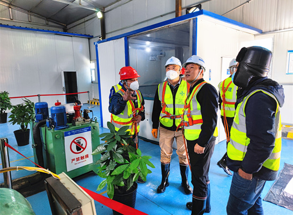 中交一公局副總工蔡軍一行深入陜煤建設(shè)礦建三公司天山項目檢查指導(dǎo)工作