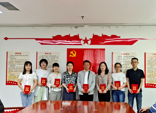 陜煤建設(shè)公司開(kāi)展“紅色誦讀憶初心 紅心向黨擔(dān)使命”誦讀活動(dòng)