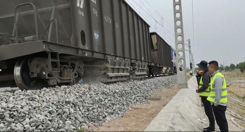 陜煤建設(shè)路橋分公司靖神鐵路液化廠標(biāo)段道砟補砟任務(wù)圓滿完成