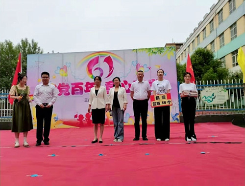 陜煤建設(shè)機電安裝公司開展“情暖童心”捐贈活動