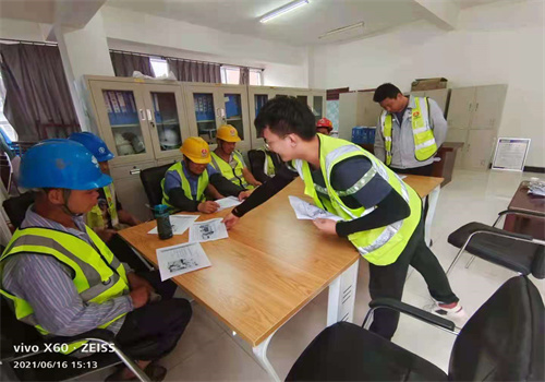 陜煤建設(shè)咸陽(yáng)分公司各項(xiàng)目部開(kāi)展“安全咨詢?nèi)铡被顒?dòng)