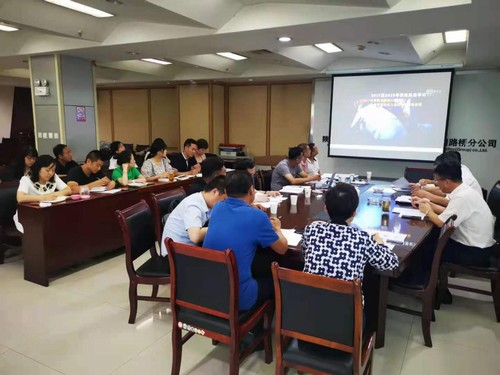 陜煤建設路橋分公司開展“安全生產(chǎn)月”系列活動