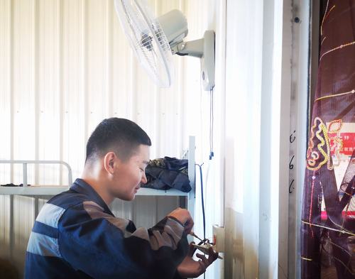 陜煤建設(shè)洗選煤運(yùn)營(yíng)公司左權(quán)洗煤廠項(xiàng)目部：處處留心辦實(shí)事，小小風(fēng)扇送清風(fēng)