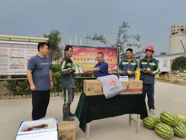 陜煤建設(shè)機(jī)電安裝公司：辦實事為職工撐起“遮陽傘”