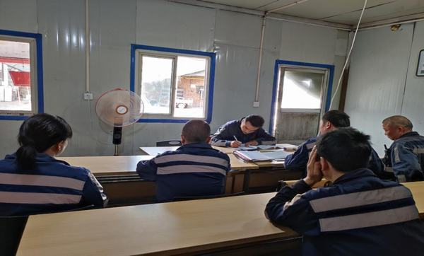 陜煤建設洗選煤運營公司紅柳林洗煤廠項目部:打好“防暑”戰(zhàn)，穿好“降溫”衣