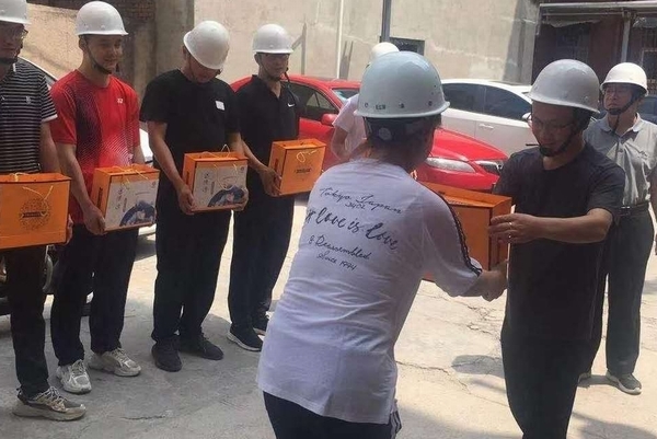 陜煤建設(shè)新城公司夏季送清涼活動進(jìn)一線