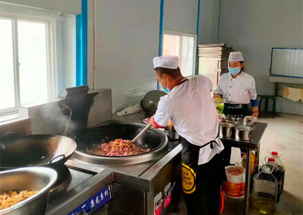 陜煤建設礦建三公司崔木項目部： 為職工辦實事，“新”食堂暖人心