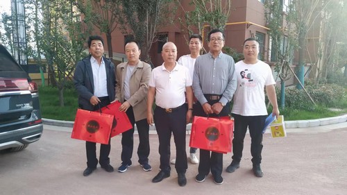 建設(shè)集團(tuán)大秦置業(yè)公司:關(guān)懷一線 情暖中秋