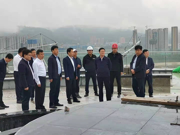 彬州市委書記王宏志、市長陳加寶一行蒞臨銀西高鐵彬州站前廣場項(xiàng)目檢查指導(dǎo)工作