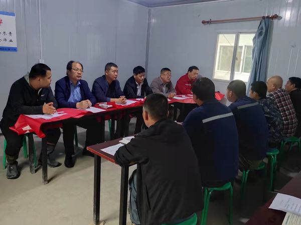 陜煤建設(shè)礦建二公司多項(xiàng)目部開展“百日安全”活動(dòng)