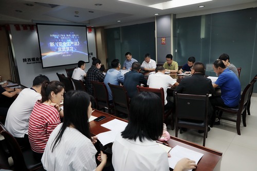 陜煤建設路橋分公司：黨員“三帶頭”構(gòu)筑紅色防護網(wǎng)