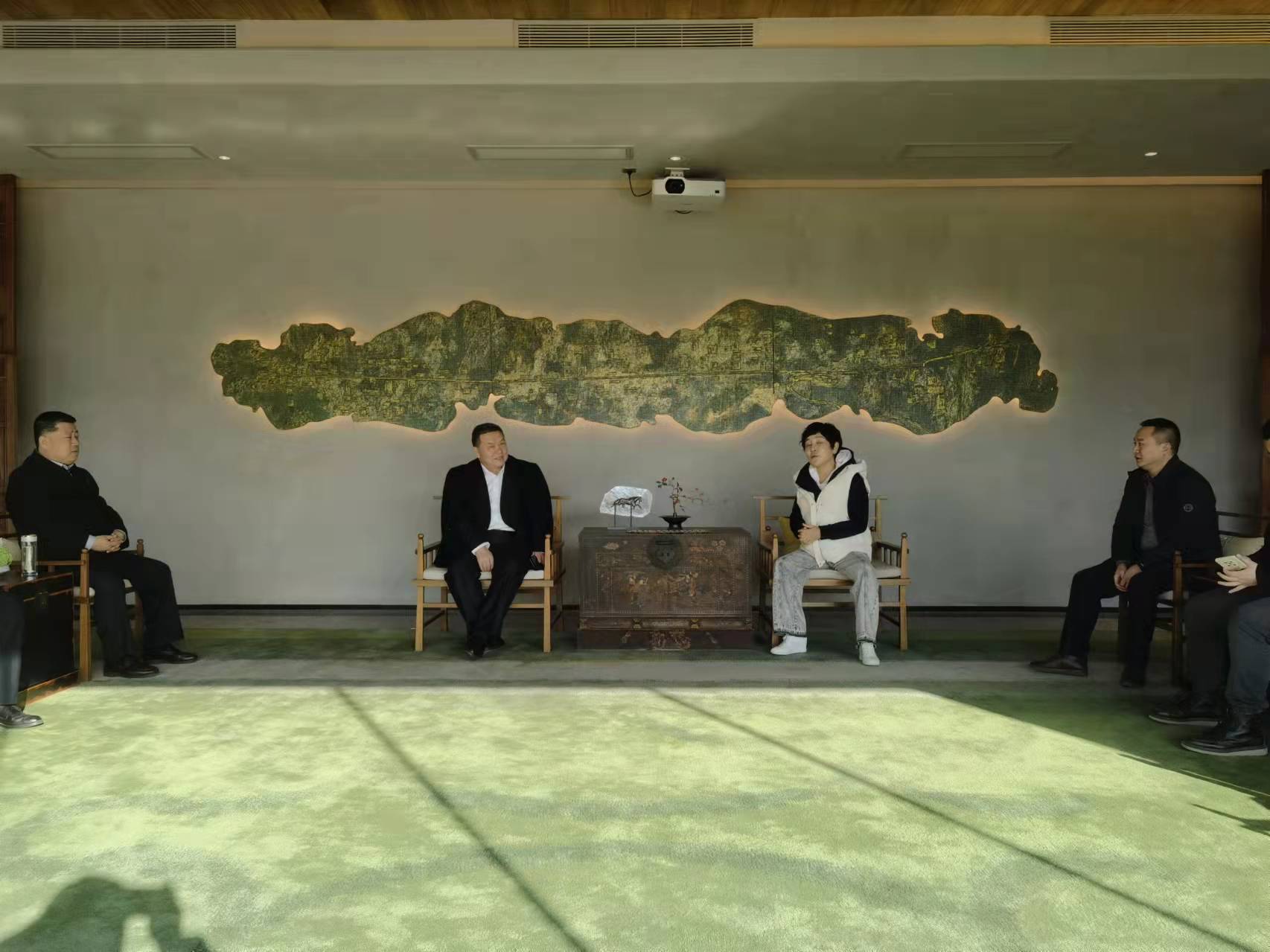 寧興剛、王寧到天朗控股集團開展合作交流