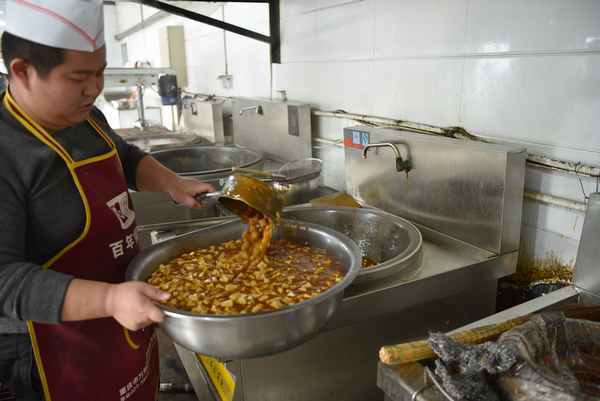 陜煤建設(shè)煤礦運(yùn)營服務(wù)分公司：把“食”事辦好，讓幸福走上舌尖