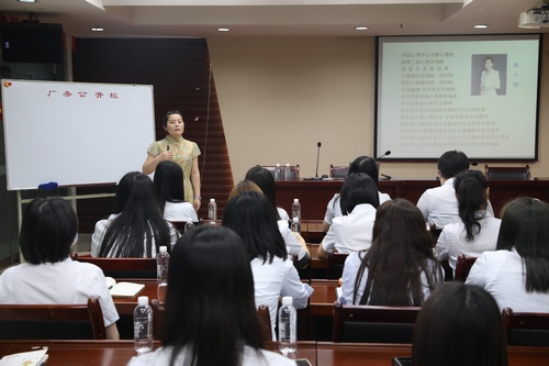 陜煤建設(shè)路橋分公司：關(guān)愛女職工，情滿半邊天