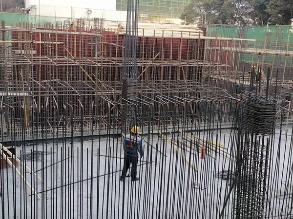 陜煤建設(shè)機(jī)電安裝公司渭化項目部戰(zhàn)“疫”?！爱a(chǎn)”在行動