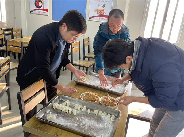 堅守項目現(xiàn)場，別樣溫暖瞬間