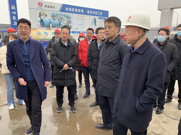 西咸新區(qū)灃西新城黨委書記、管委會(huì)主任劉宇斌一行蒞臨灃西新城第五學(xué)校項(xiàng)目調(diào)研指導(dǎo)工作