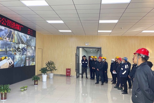 神渭管運(yùn)生產(chǎn)運(yùn)行公司神木站一行到陜煤建設(shè)洗選煤運(yùn)營公司紅柳林洗煤廠項(xiàng)目部進(jìn)行對(duì)標(biāo)交流學(xué)習(xí)