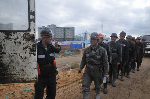 陜煤建設(shè)煤礦運(yùn)營(yíng)服務(wù)分公司：日進(jìn)尺破50米！掘進(jìn)鐵軍回歸