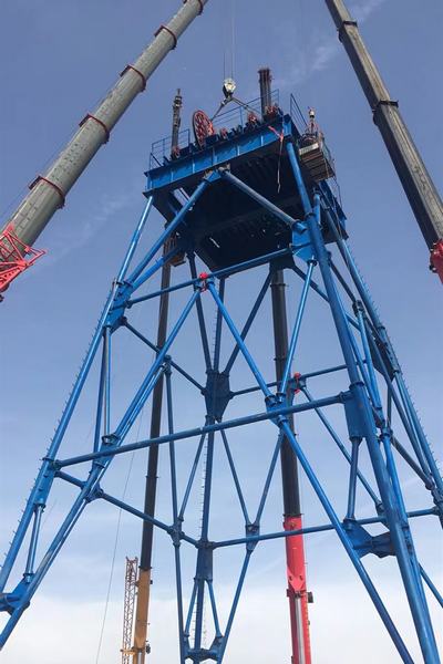 陜煤建設(shè)礦建二公司第三項目部進(jìn)風(fēng)立井井架順利安裝合攏