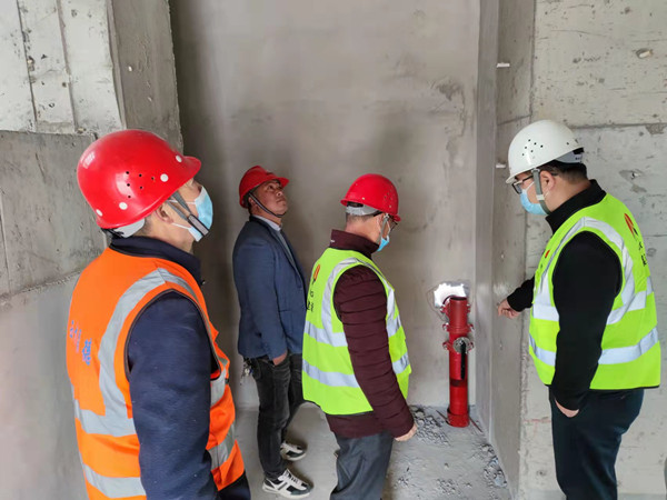 陜煤建設(shè)咸陽(yáng)分公司第一項(xiàng)目部開(kāi)展“安全隱患清零”活動(dòng)